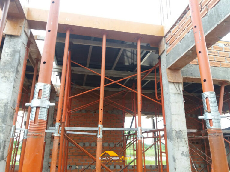 Thi c&ocirc;ng nh&agrave; phần th&ocirc;