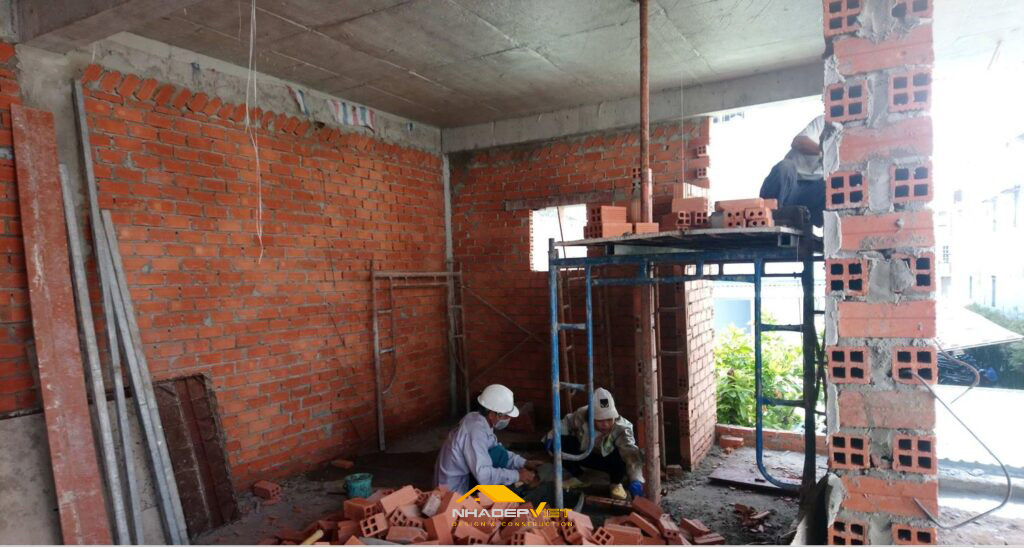 Thi c&ocirc;ng nh&agrave; phố