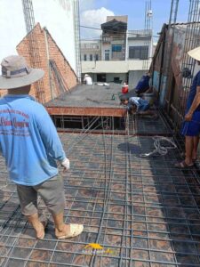 Thi c&ocirc;ng nh&agrave; phố