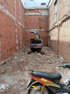 thi c&ocirc;ng nh&agrave; phố