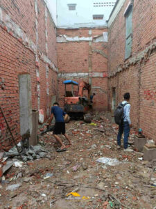 thi c&ocirc;ng nh&agrave; phố