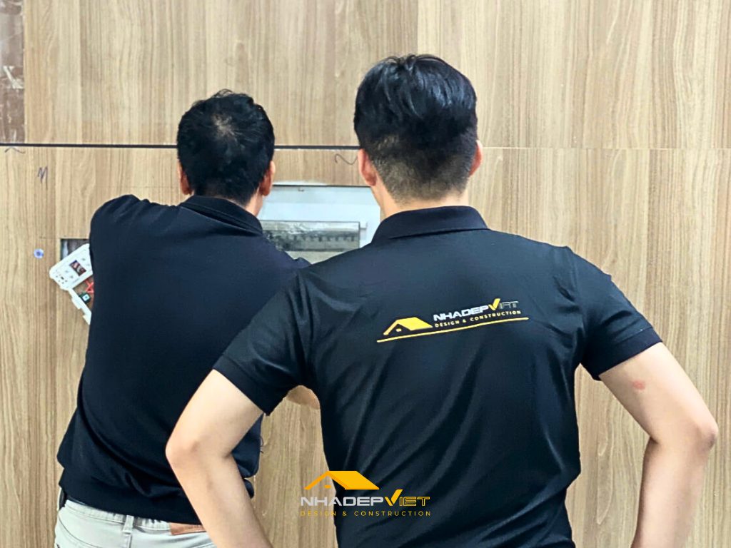 Đội ngũ quản l&yacute; kiểm so&aacute;t c&aacute;c hạng mục thi c&ocirc;ng