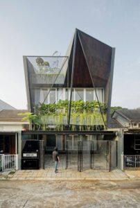 8 Mẫu Nhà Phố Mặt Tiền Hiện Đại Nhiều Mảng Cây Xanh Được Ưa Chuộng 2026 Nhà phố mặt tiền kính